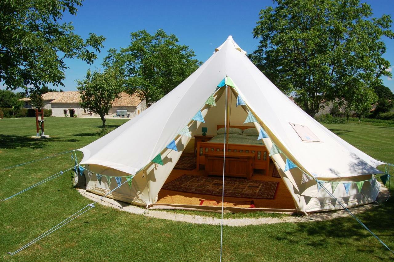 Camping La Foret De Tesse Kültér fotó
